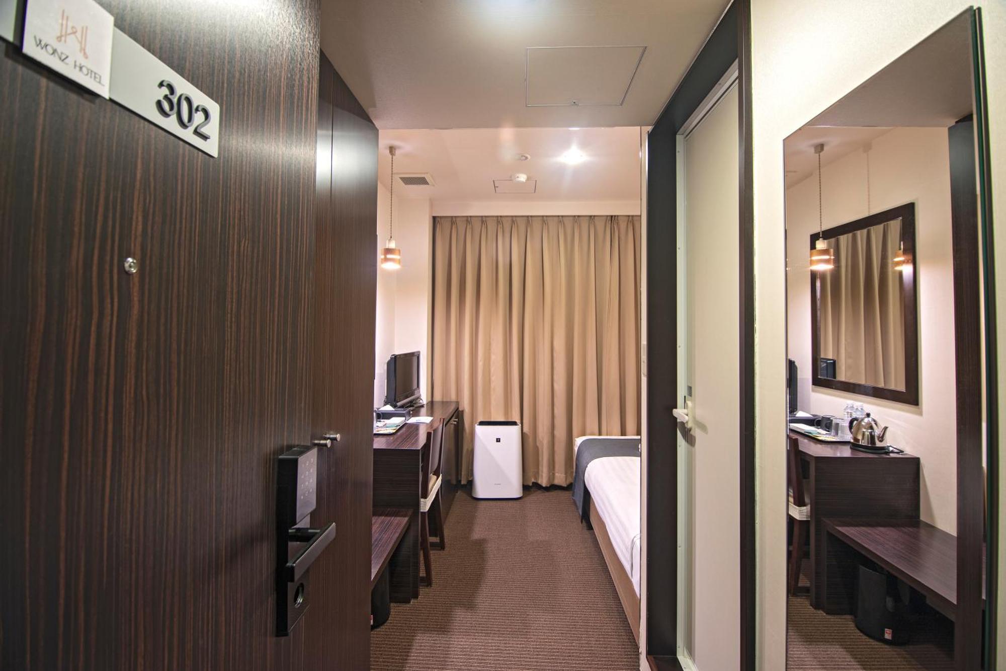 Wonz Hotel Self-Check-In Осака Екстериор снимка