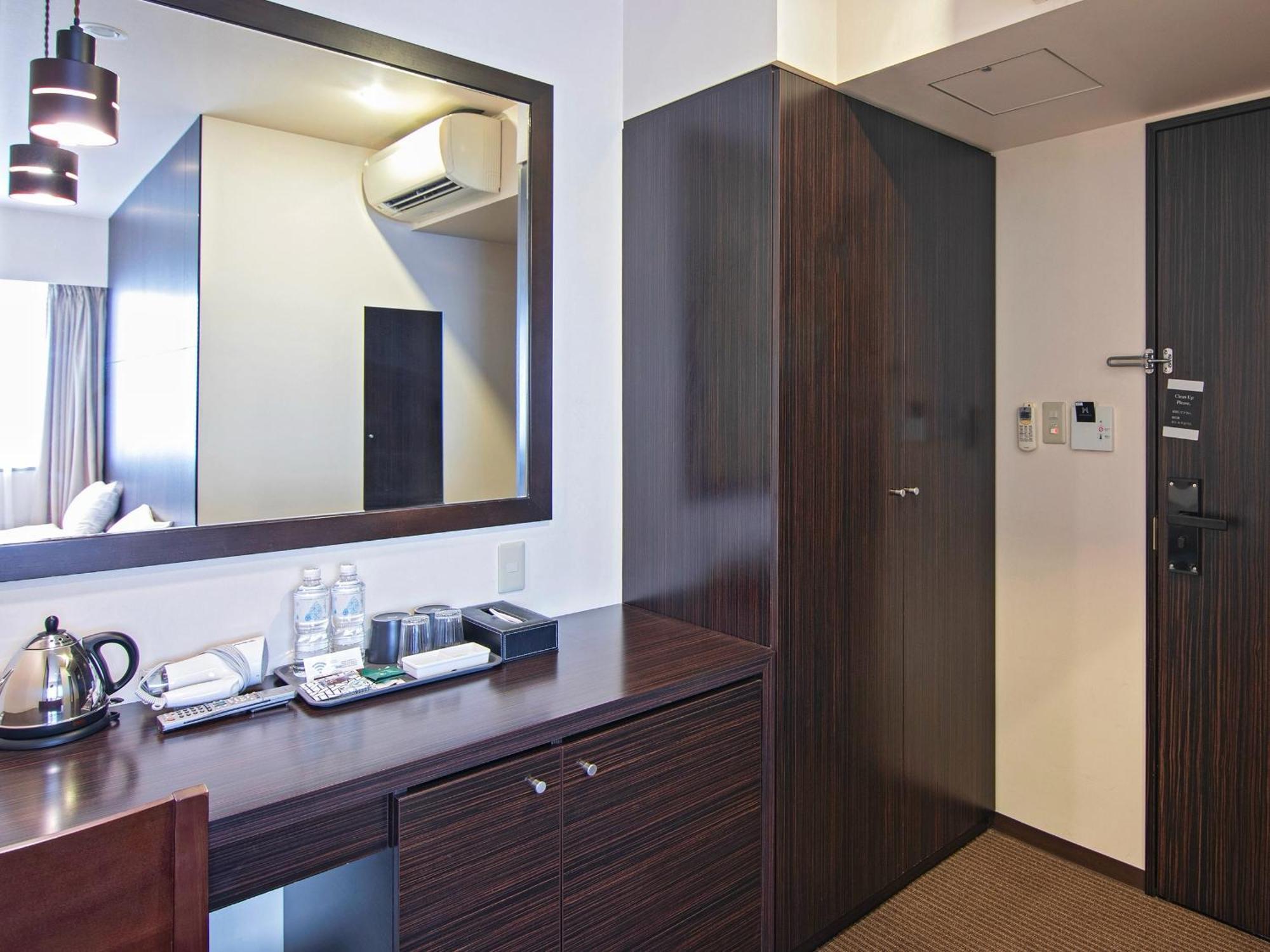 Wonz Hotel Self-Check-In Осака Екстериор снимка