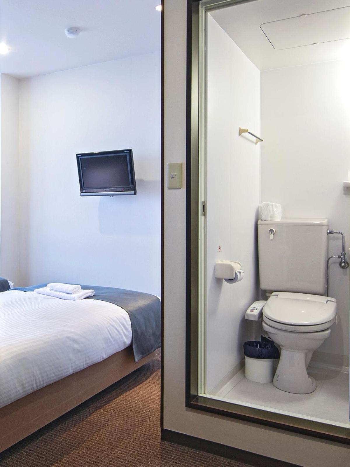 Wonz Hotel Self-Check-In Осака Екстериор снимка