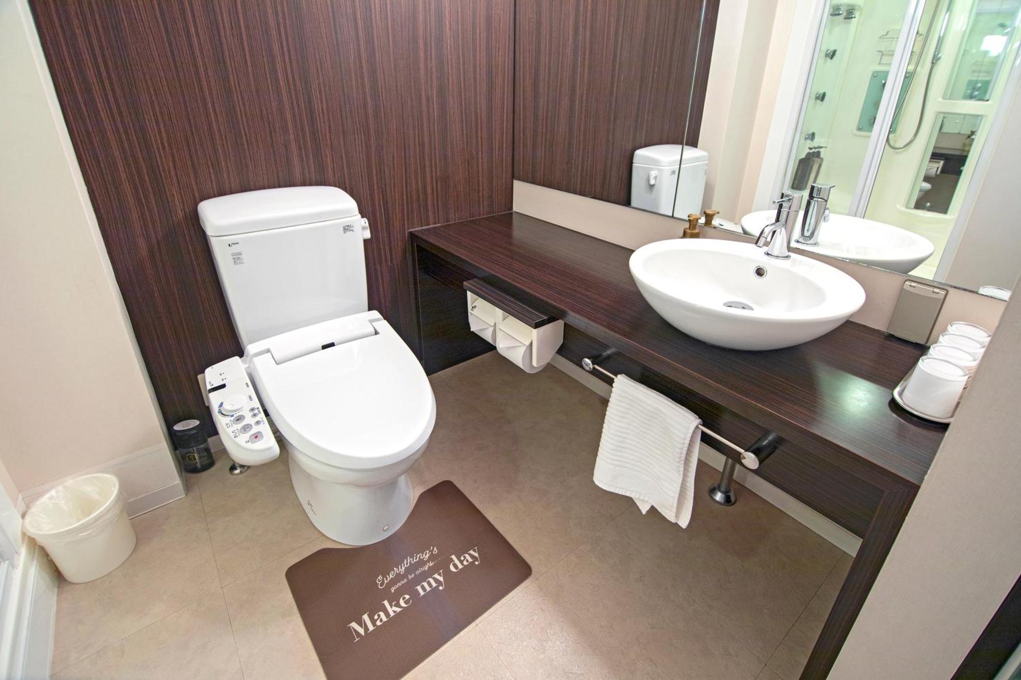 Wonz Hotel Self-Check-In Осака Екстериор снимка