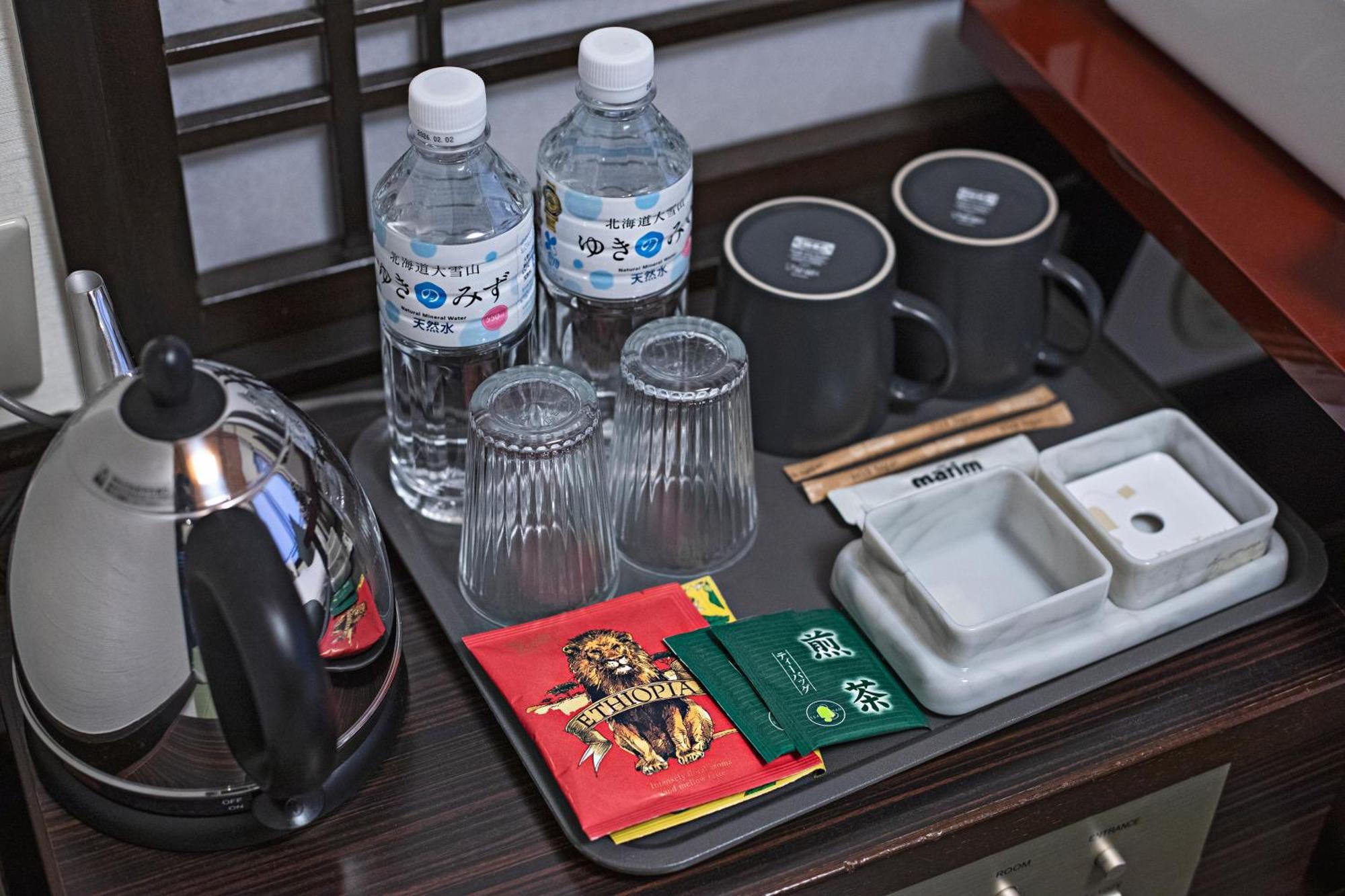 Wonz Hotel Self-Check-In Осака Екстериор снимка
