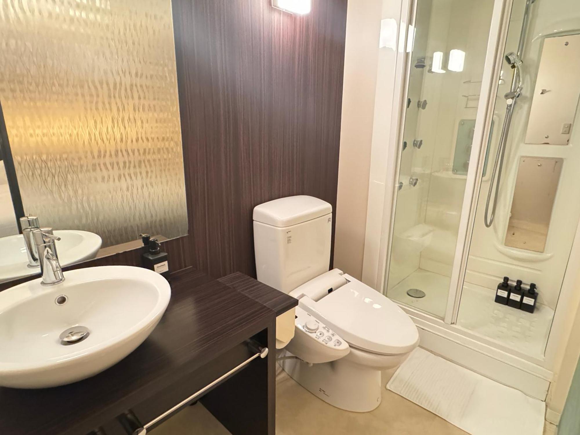 Wonz Hotel Self-Check-In Осака Екстериор снимка